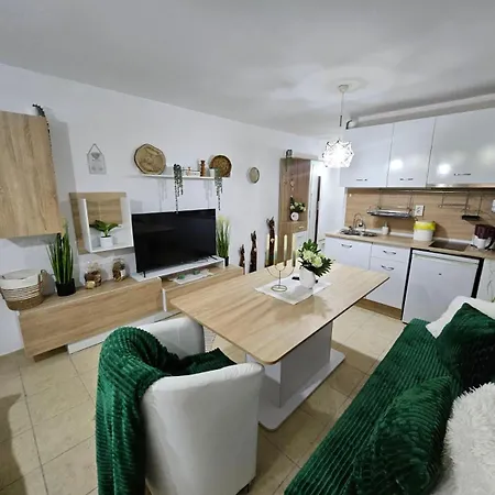 Apartman Tropical Chic For Two, Basement Escape By Flat Mаnager Ravda