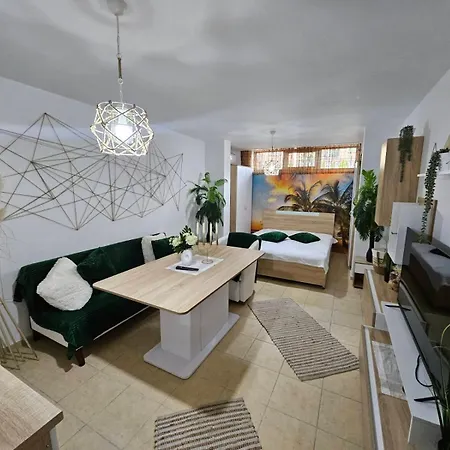 Tropical Chic For Two, Basement Escape By Flat Mаnager * Rawda