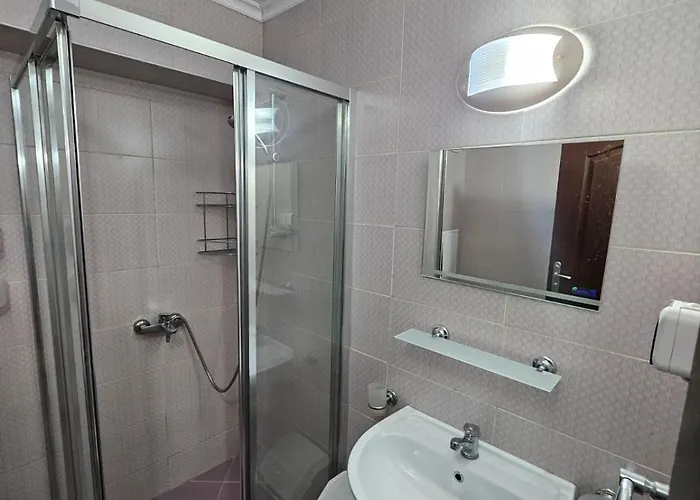 Tropical Chic For Two, Basement Escape By Flat Mаnager Apartment Rawda