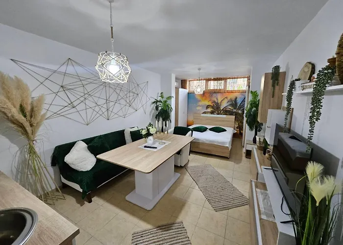 Tropical Chic For Two, Basement Escape By Flat Mаnager * Rawda